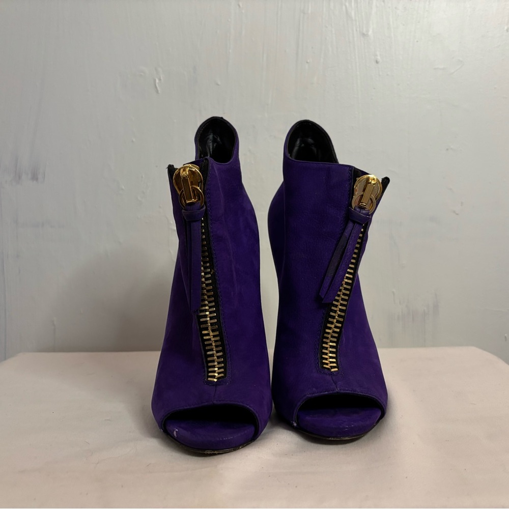 Purple Giuseppe Zannotti purple zip heels